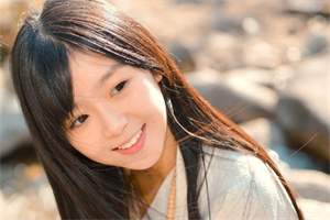 Their green tea is matched with light vegetarian snacks Their green tea is matched with light vegetarian snacks